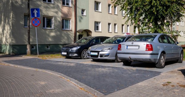 Przy Dużym Rynku na ul. 10 Lutego w Świeciu zakończyła się budowa progów zwalniających. Oddano również do użytku 3 nowe miejsca parkingowe przy ul. Wojska Polskiego 75.